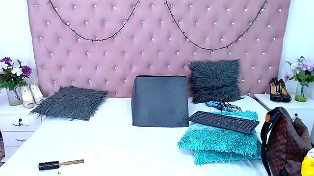 CharlotteWilliams online show from 01-22-25, 02:24