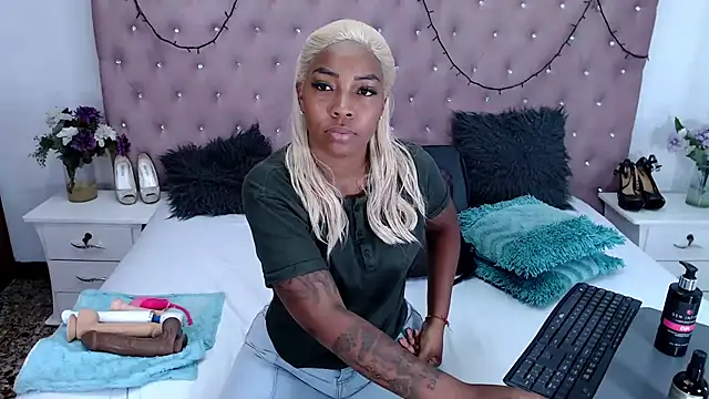 CharlotteWilliams online show from 03-14-25, 07:34