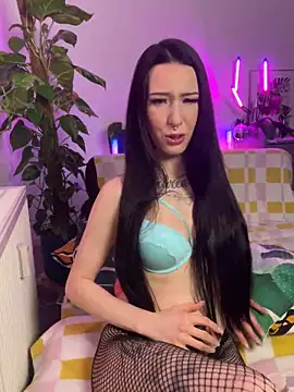 Trixie-Tainted online show from 02-10-25, 06:56