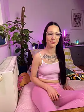 Trixie-Tainted online show from 02-14-25, 02:33