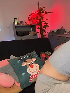 Trixie-Tainted online show from 12-04-25, 05:10