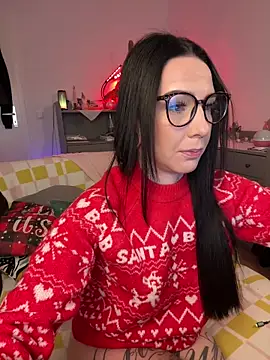 Trixie-Tainted online show from 12-15-25, 04:22