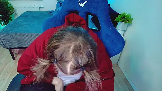 CranberryHot online show from 11-23-25, 02:17