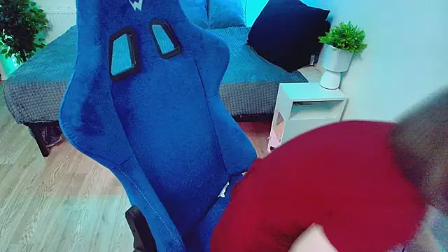 CranberryHot online show from 12-21-25, 09:38