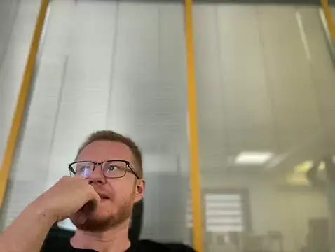 Snapshot of fmodel chatting on 10-23-25, 09:41 fmodel online show from 10-23-25, 09:41