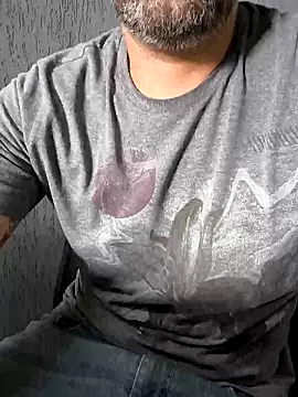 Leo Big online show from 12-10-24, 05:33