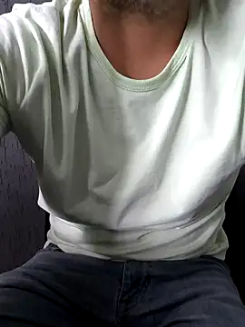 Leo Big online show from 01-29-25, 05:02