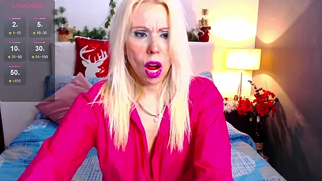 Snapshot of Luci_evans chatting on 12-08-24, 08:04 Luci evans online show from 12-08-24, 08:04