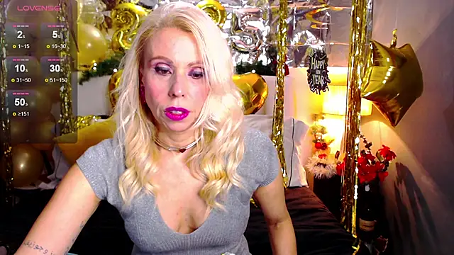 Snapshot of Luci_evans chatting on 12-31-24, 11:06 Luci evans online show from 12-31-24, 11:06