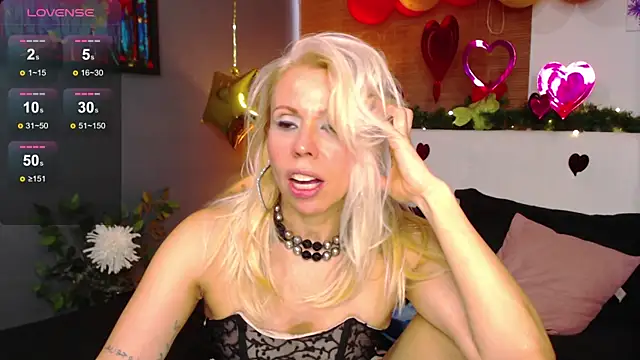 Snapshot of Luci_evans chatting on 02-27-25, 07:04 Luci evans online show from 02-27-25, 07:04