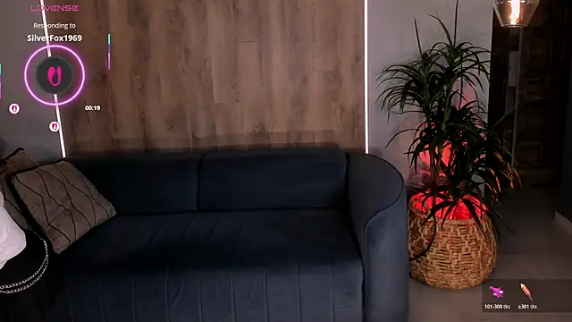 Snapshot of DannieSmith1 chatting on 04-11-26, 09:19 DannieSmith1 online show from 04-11-26, 09:19