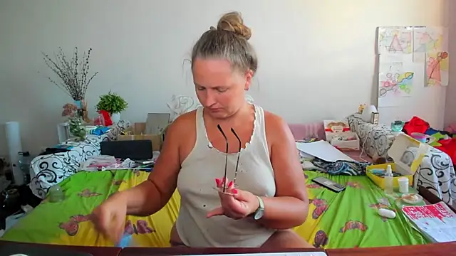 Snapshot of IamYourNarcotic chatting on 09-22-25, 03:03 IamYourNarcotic online show from 09-22-25, 03:03