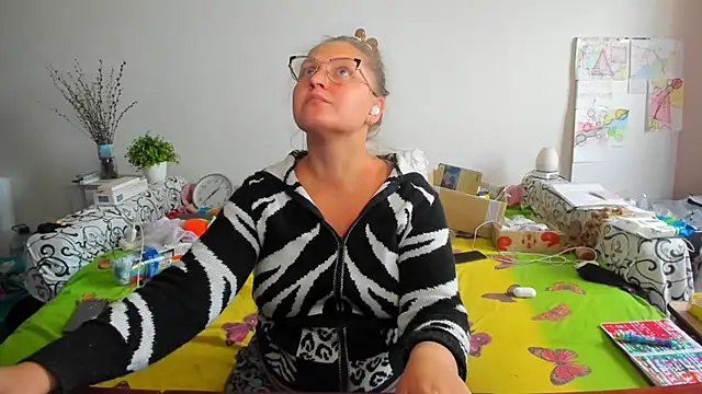 Snapshot of IamYourNarcotic chatting on 10-26-25, 11:16 IamYourNarcotic online show from 10-26-25, 11:16