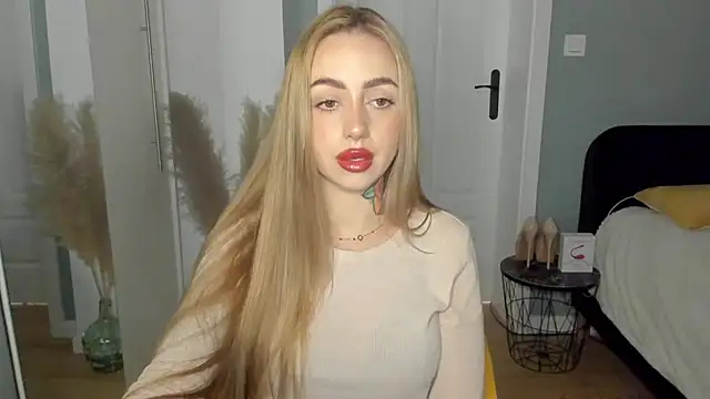 sexyCoralie online show from 05-09-26, 06:51