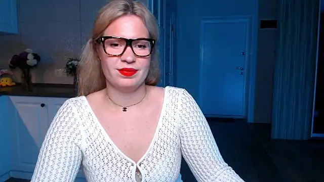 HotTiffani online show from 09-20-25, 06:31