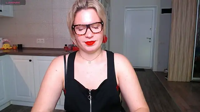 HotTiffani online show from 09-24-25, 09:45