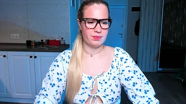 HotTiffani online show from 10-21-25, 06:03