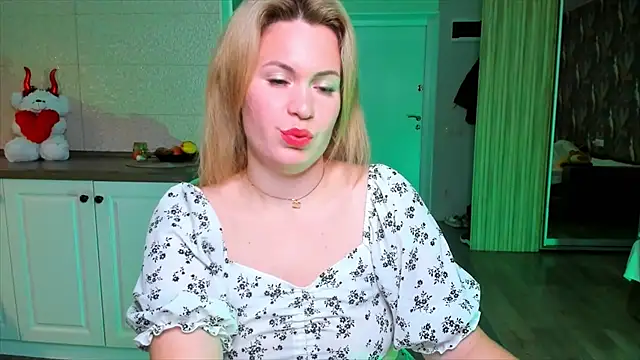 HotTiffani online show from 11-08-25, 11:10