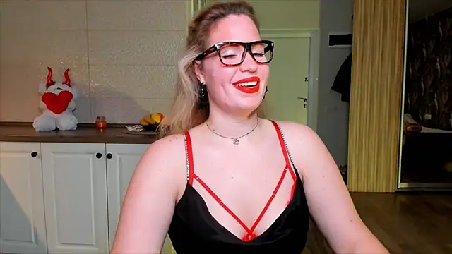 HotTiffani online show from 11-24-25, 07:08