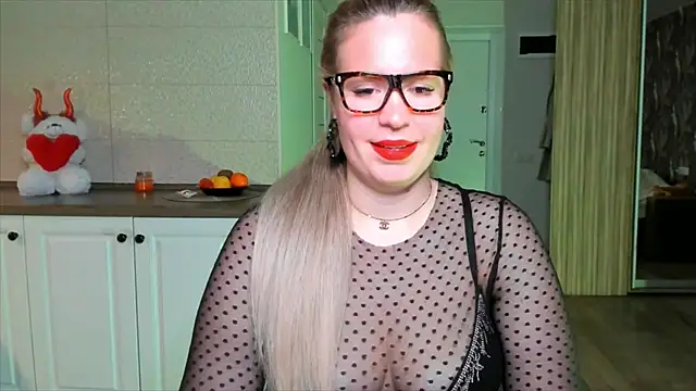 HotTiffani online show from 11-30-25, 07:12