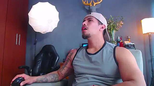 geirge teacherxx online show from 10-31-25, 03:35