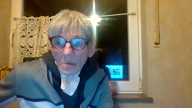 Snapshot of InMeinenMund chatting on 12-06-24, 04:38 InMeinenMund online show from 12-06-24, 04:38