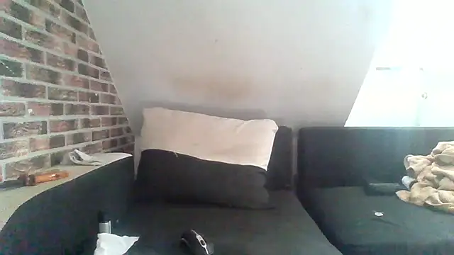 Snapshot of InMeinenMund chatting on 10-02-25, 12:12 InMeinenMund online show from 10-02-25, 12:12