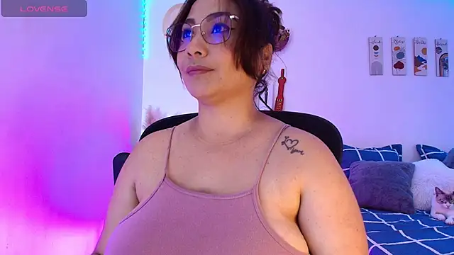 JuliRamirez online show from 12-07-24, 03:52