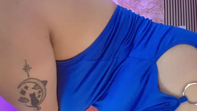 Snapshot of JuliRamirez chatting on 10-01-25, 12:44 JuliRamirez online show from 10-01-25, 12:44