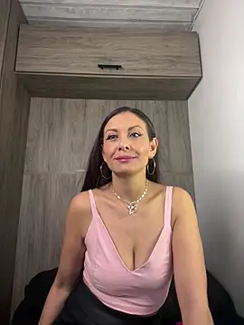 Snapshot of Swetisabella01 chatting on 02-12-26, 04:13 Swetisabella01 online show from 02-12-26, 04:13