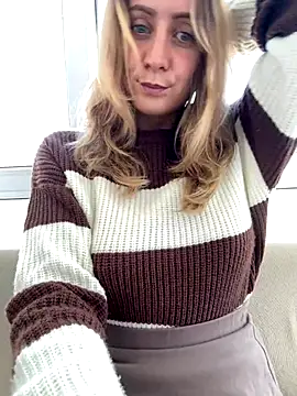 Snapshot of Puzdosia chatting on 10-08-25, 09:29 Puzdosia online show from 10-08-25, 09:29