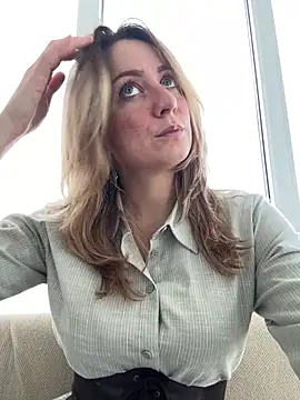 Snapshot of Puzdosia chatting on 10-10-25, 08:57 Puzdosia online show from 10-10-25, 08:57