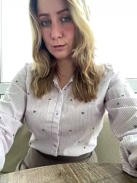 Snapshot of Puzdosia chatting on 10-23-25, 07:07 Puzdosia online show from 10-23-25, 07:07