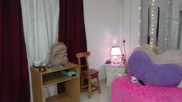 Snapshot of mijal_queen chatting on 12-15-24, 05:23 mijal queen online show from 12-15-24, 05:23