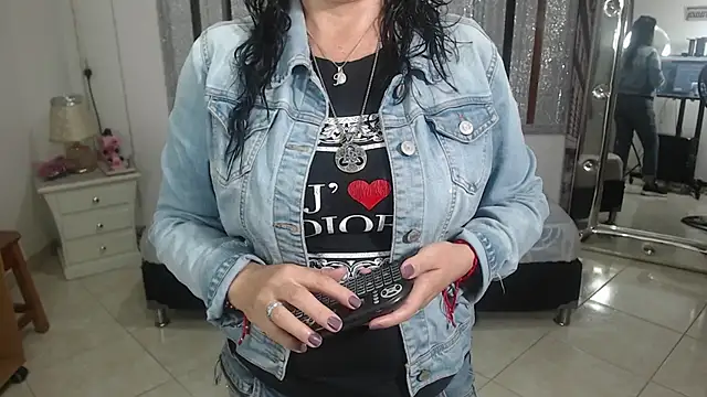 Snapshot of mijal_queen chatting on 02-07-25, 02:29 mijal queen online show from 02-07-25, 02:29