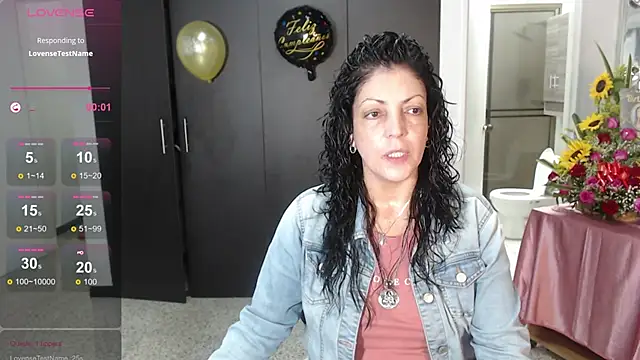 Snapshot of mijal_queen chatting on 03-08-25, 02:34 mijal queen online show from 03-08-25, 02:34