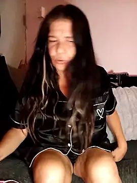 Snapshot of Leanne43 chatting on 11-14-25, 09:35 Leanne43 online show from 11-14-25, 09:35