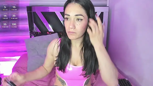 cami suarez  online show from 12-30-24, 07:26