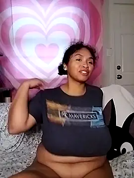 TasteeKitty online show from 10-27-25, 04:22