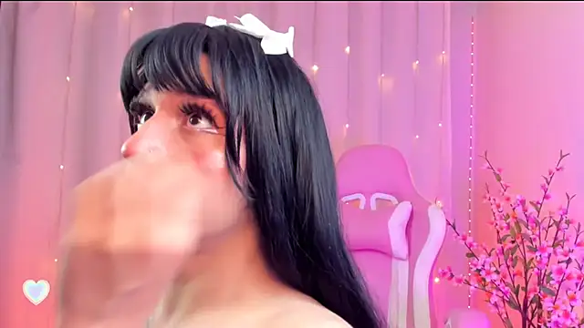 Snapshot of rosseblondee chatting on 09-27-25, 09:42 rosseblondee online show from 09-27-25, 09:42