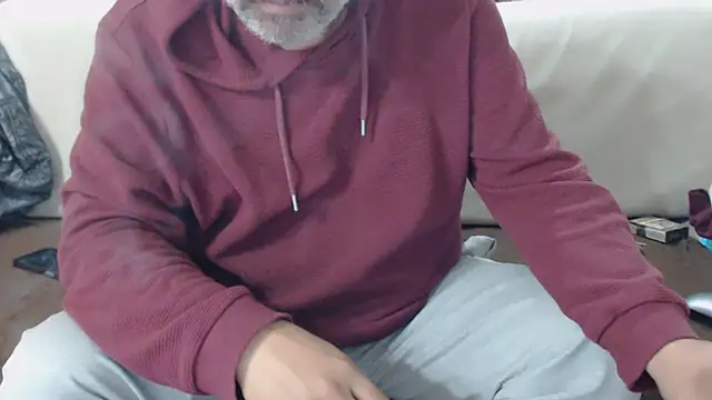 Snapshot of LiONTURK chatting on 01-04-25, 04:12 LiONTURK online show from 01-04-25, 04:12