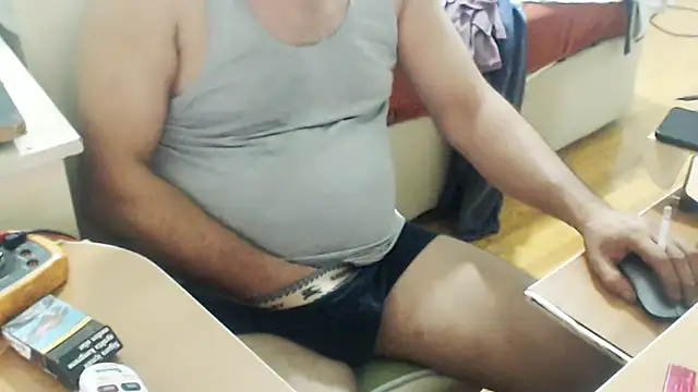 Snapshot of LiONTURK chatting on 09-26-25, 05:28 LiONTURK online show from 09-26-25, 05:28