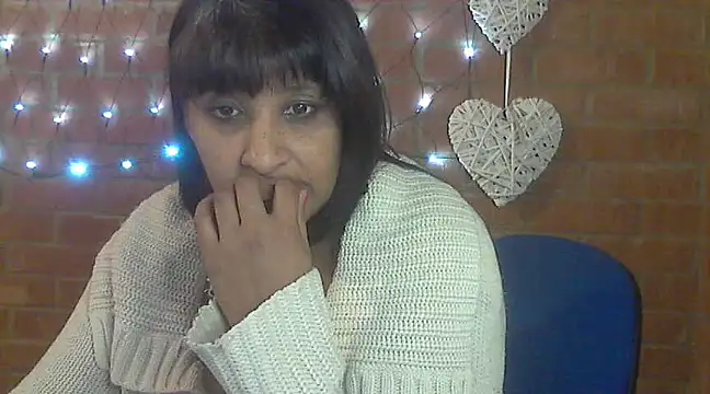 Snapshot of Lilybanx chatting on 02-17-25, 05:32 Lilybanx online show from 02-17-25, 05:32
