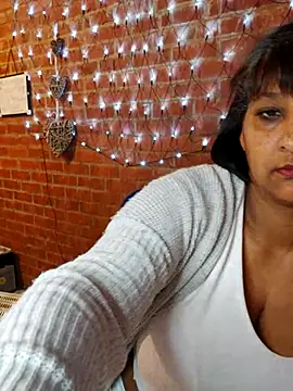 Snapshot of Lilybanx chatting on 03-10-25, 06:45 Lilybanx online show from 03-10-25, 06:45