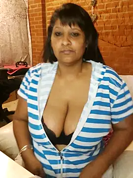 Snapshot of Lilybanx chatting on 10-03-25, 12:13 Lilybanx online show from 10-03-25, 12:13