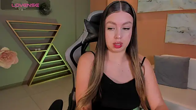 EllaClark online show from 02-07-25, 07:06