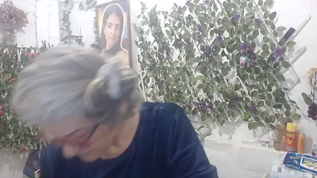 FunnyGrandma online show from 11-01-25, 09:39