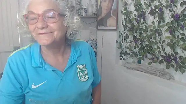 FunnyGrandma online show from 11-14-25, 06:39