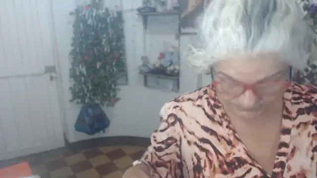 FunnyGrandma online show from 11-21-25, 01:15