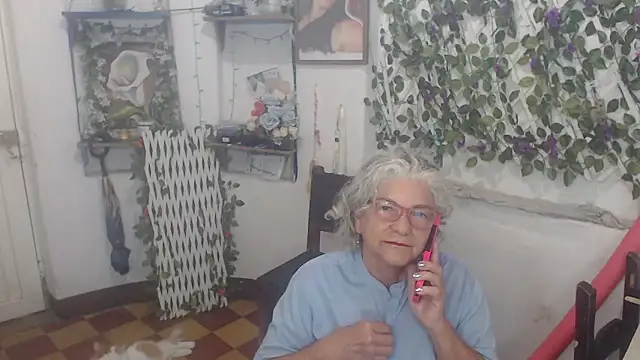 FunnyGrandma online show from 11-28-25, 12:35